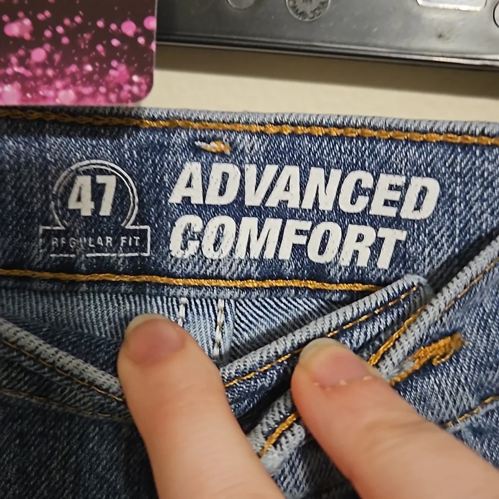 Wrangler Mens 47 Regular advanced fit light wash jeans. - Picture 2 of 5